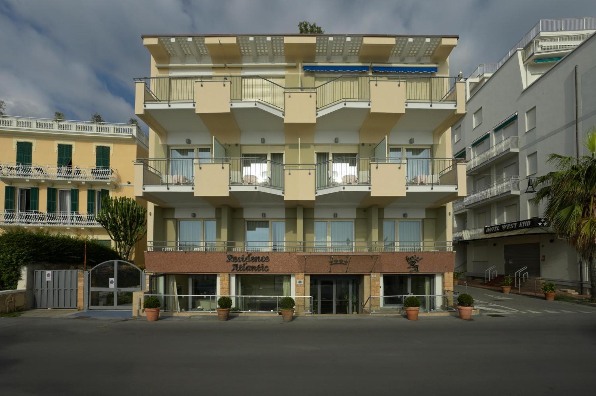 Residence Atlantic Alassio Esterno foto