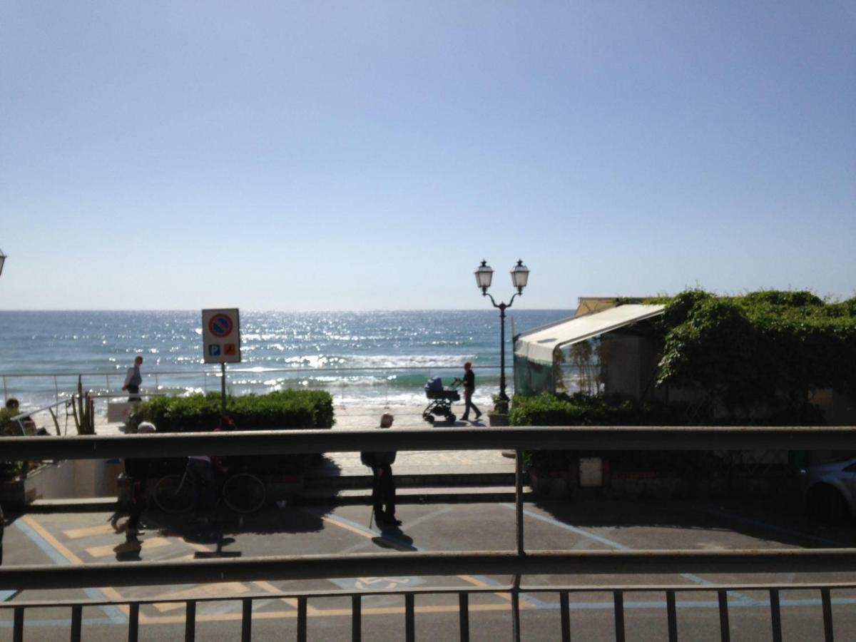 Residence Atlantic Alassio Esterno foto